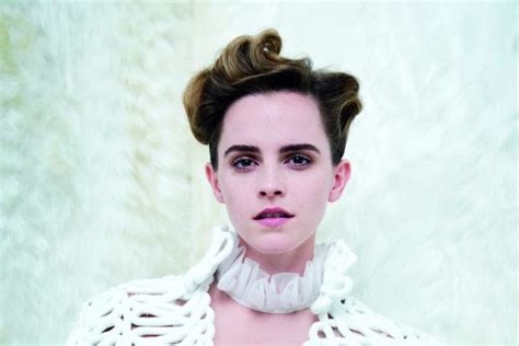 emma watson tit|Emma Watson poses TOPLESS and flashes her body for totally。